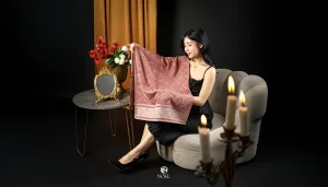 Ingin handuk seserahan Anda tampil mewah dan elegan? Simak 7 cara memilih handuk seserahan terbaik beserta rekomendasi produk eksklusif dari Soel.